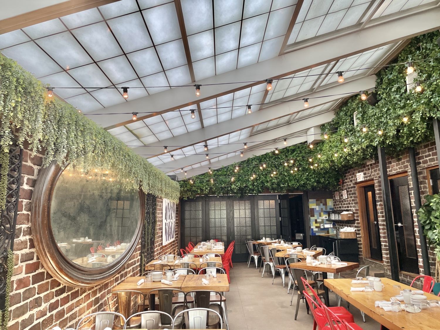 Restaurants - Silk Thumb